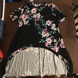 NanaMacs Clinton floral high-low Top